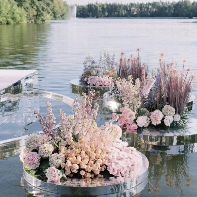 Composition en fleurs séchées et stabilisées