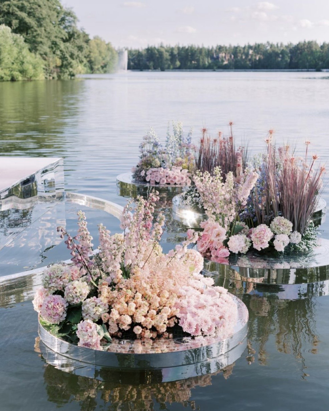 Composition en fleurs séchées et stabilisées
